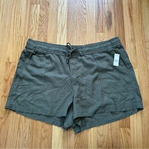 NWT GAP Utility Pull-On Shorts in greenway Sz XXL